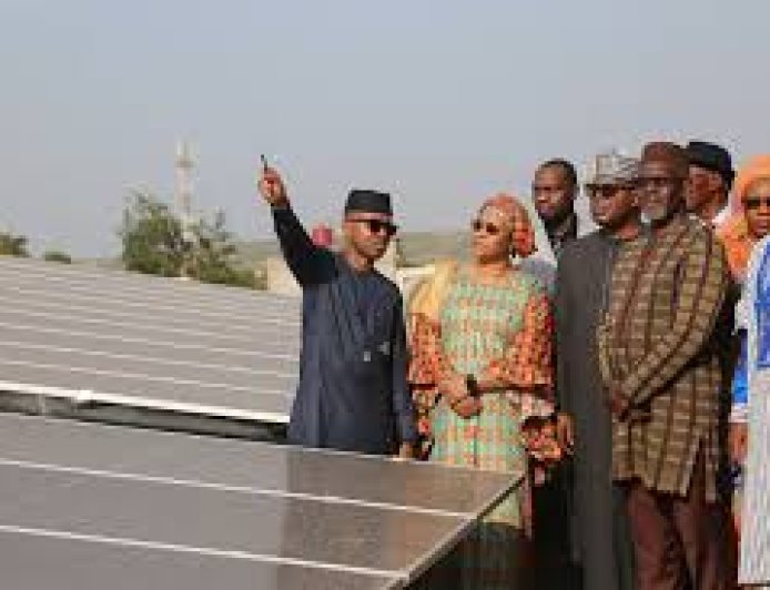 Mali : inauguration de la centrale solaire du CHU de Kati