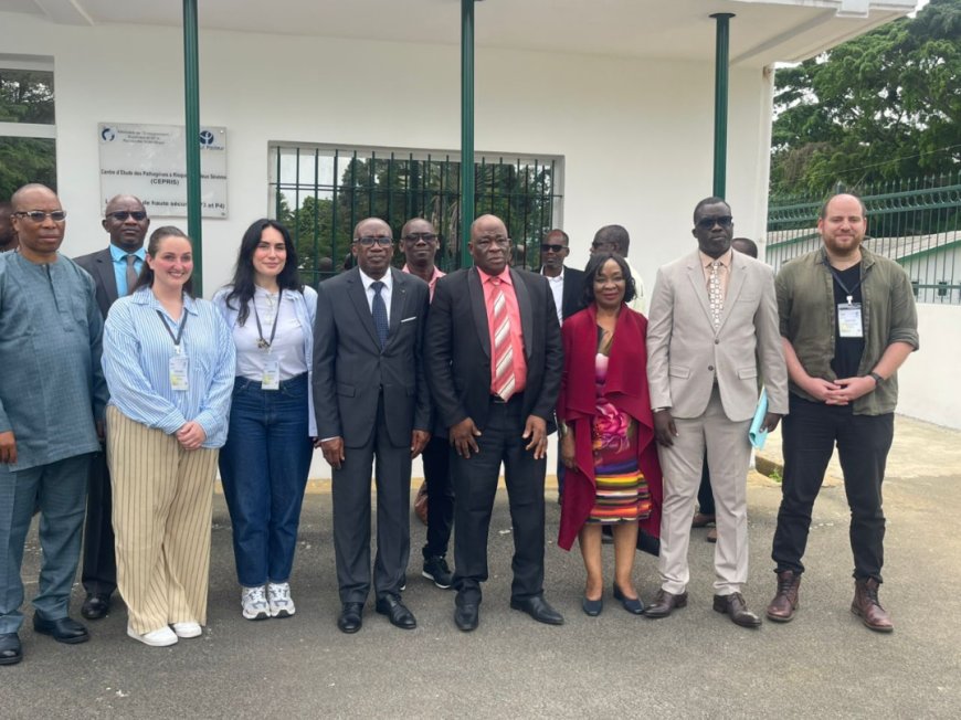 Résistance antimicrobienne : des microbiologistes, cliniciens, épidémiologistes et d'autres professionnels de santé publique participent à une formation sur le séquençage génomique à Abidjan