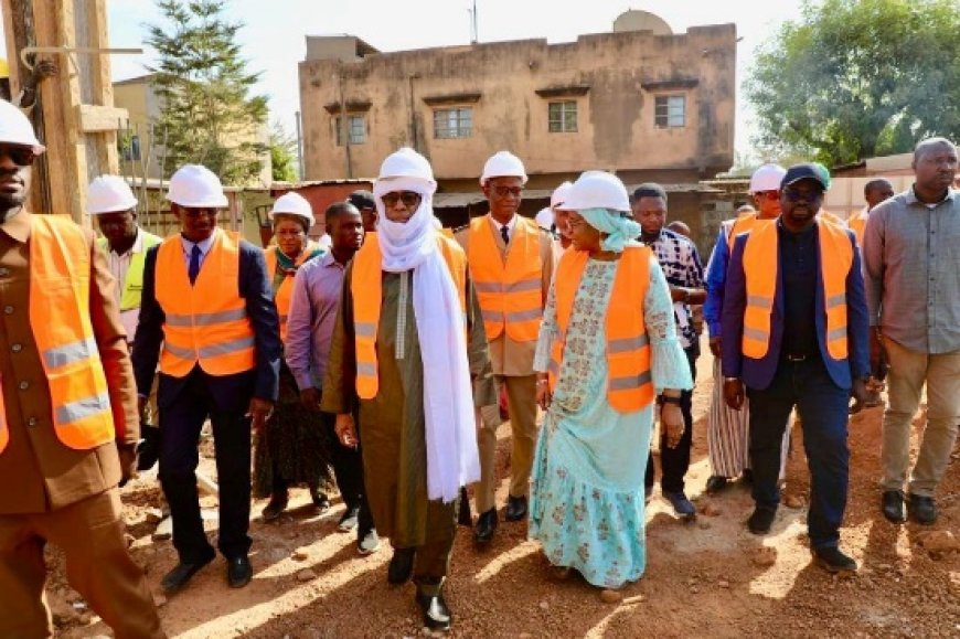 Santé : les autorités maliennes inspectent l’état d’avancement des travaux de renforcement des infrastructures sanitaires à Bamako