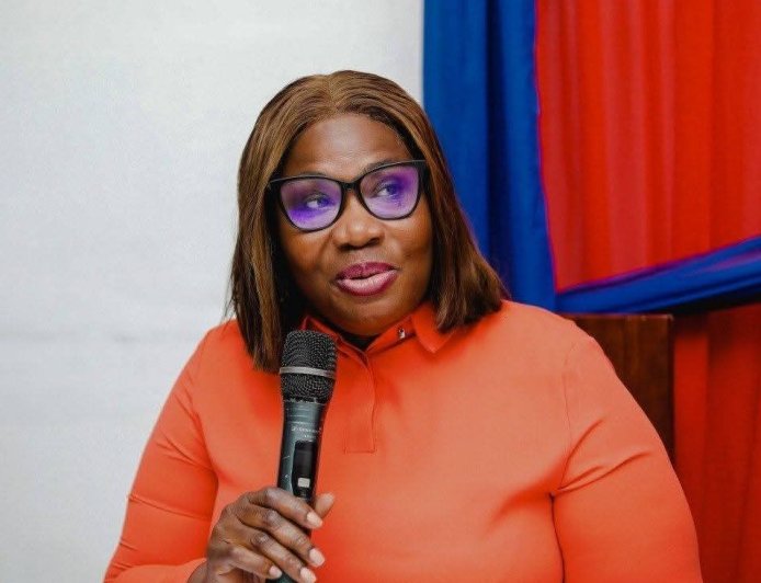 Hypertension gestationnelle : Pr Tia Mélanie (médecin néphrologue) recommande le test de protéinurie le premier et le dernier mois de grossesse