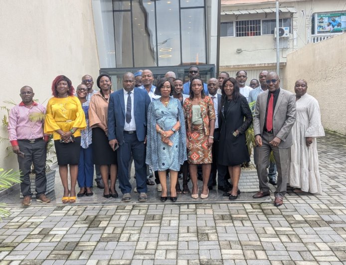 Résistance aux antimicrobiens : la Côte d'Ivoire redynamise son Groupe technique de travail pour renforcer l'approche « Une Seule Santé »