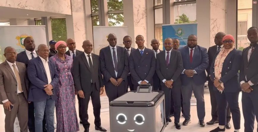 Côte d'Ivoire : un jeune ivoirien invente un robot livreur doté d'une intelligence artificielle